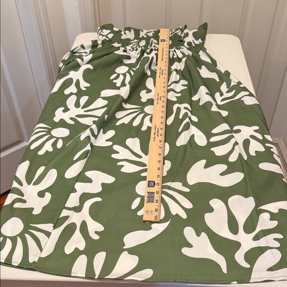 New Green Payton Tropical Print Shirred Bodice Slimming Flowy Beach Midi Large - Picture 13 of 15